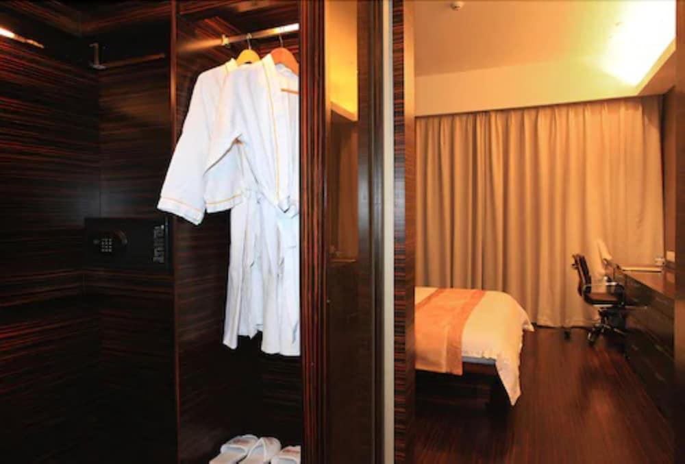 Guangzhou Heefun Apartment - Poly World Trading Center Shajing Экстерьер фото